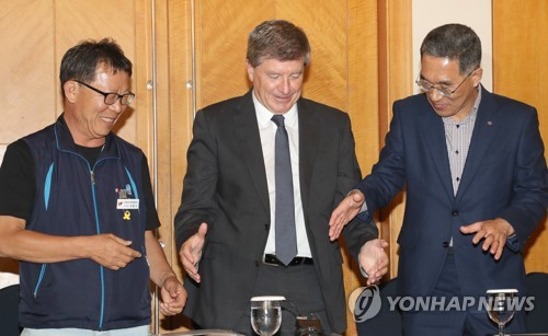 가이 라이더 ILO 사무총장과 손잡은 양대 노총