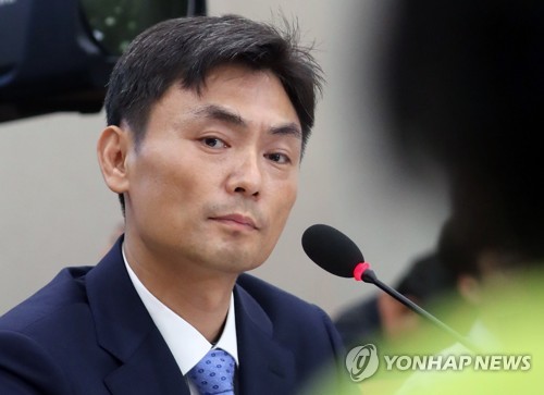 질문받는 박성진 후보자