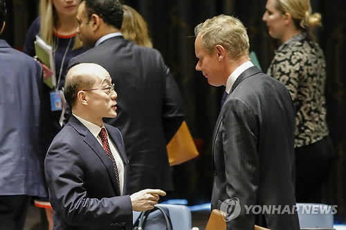 안보리 대북제재 결의…中·러 반대로 한계