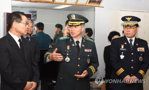 구창신 경사 참전 경로 설명하는 이학기 대령