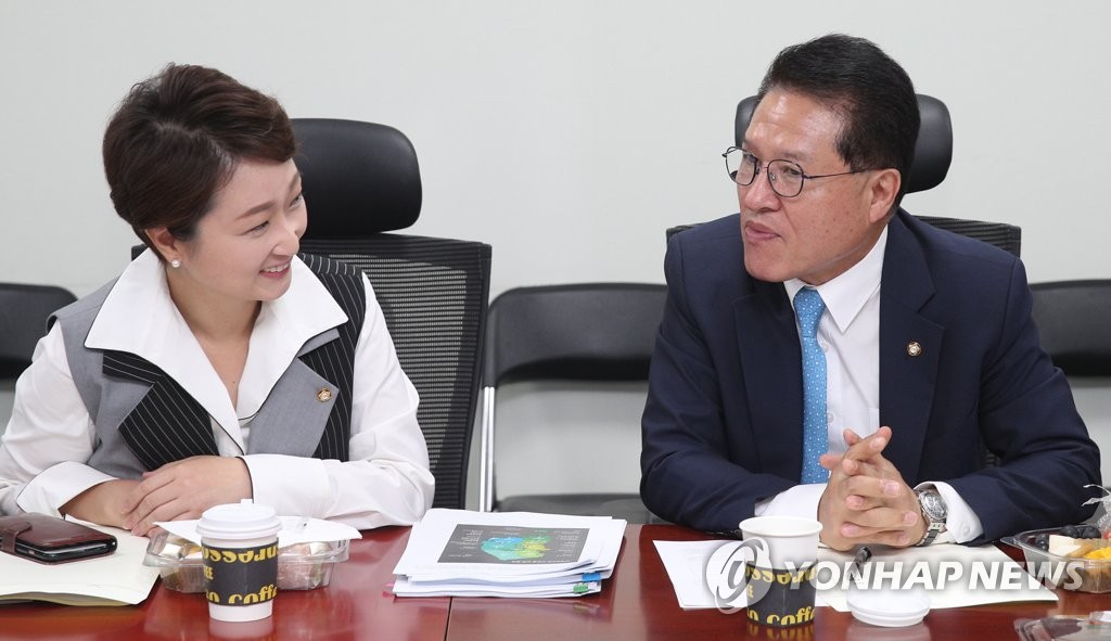 이야기하는 이언주-정운천