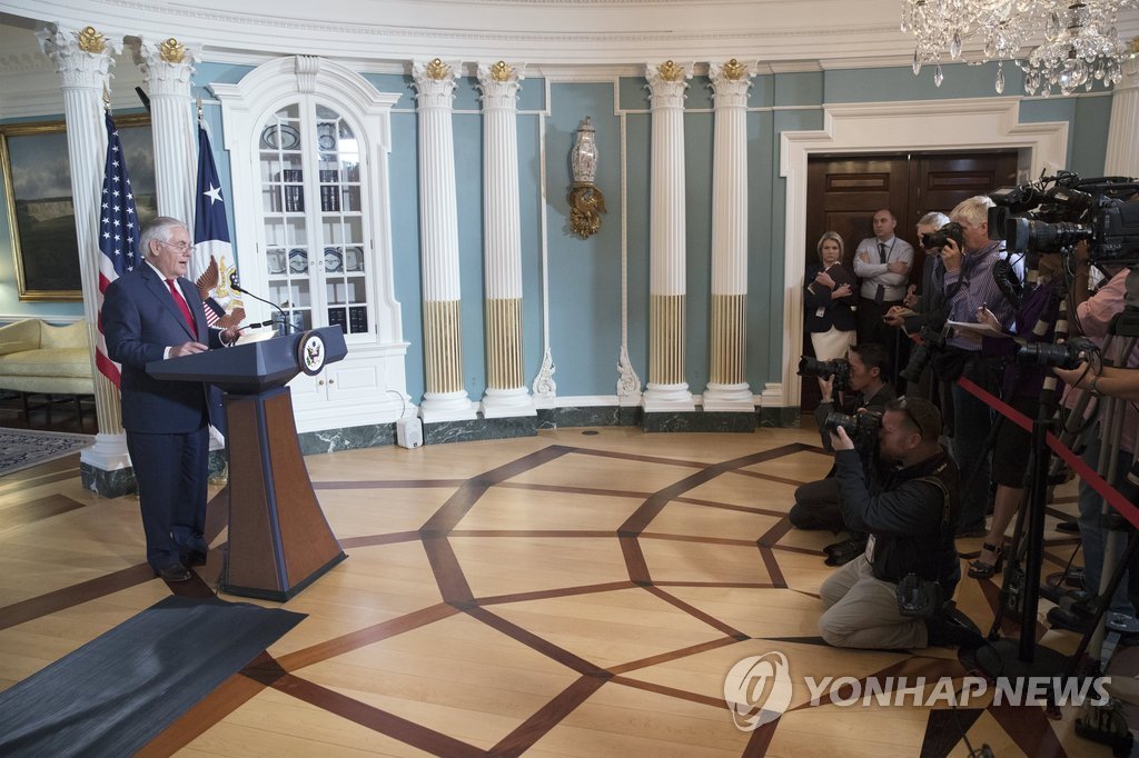 틸러슨 "대통령이 '유용할 수 있다'고 느끼는 한 이 자리에"