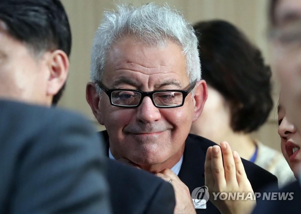 바르토메우 마리 국립현대미술관장 '경청'