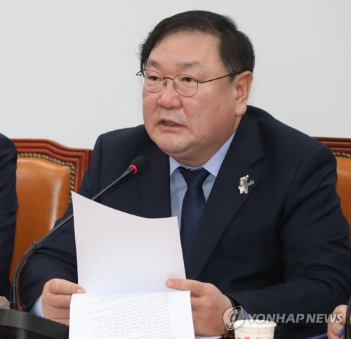 김태년 "2월 취업자증가수 감소, 최저임금 탓하는 것은 진실왜곡"