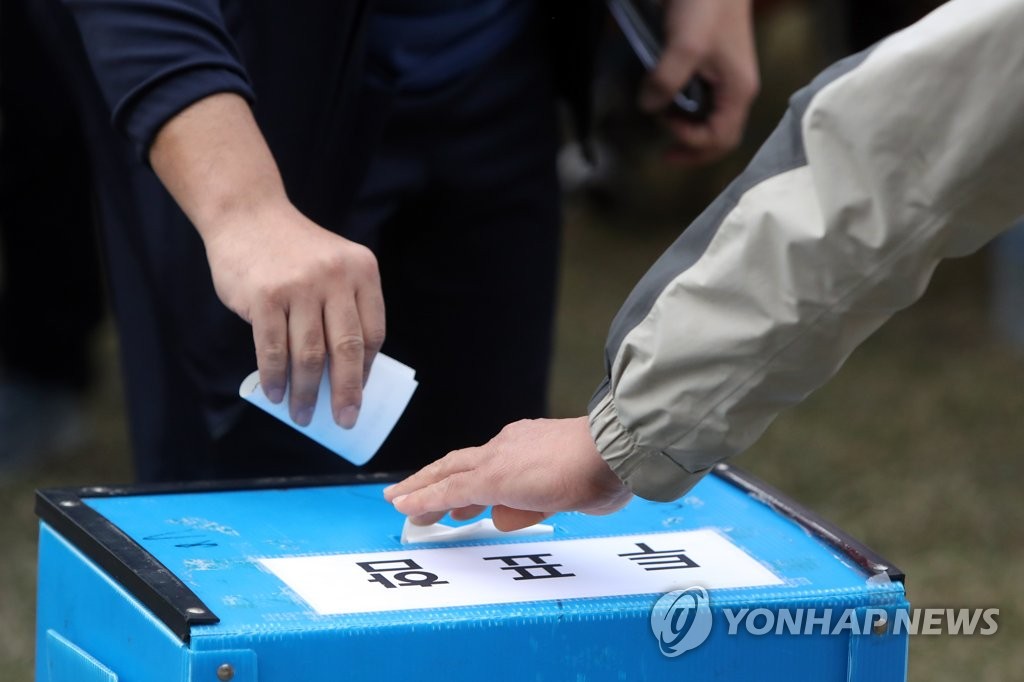 금호타이어 해외매각 '노조 손끝에'