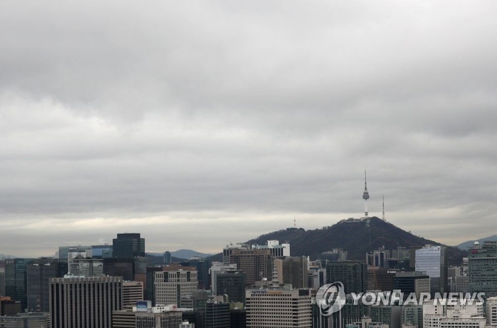 흐린 서울 하늘