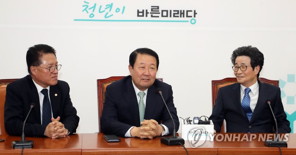 바른미래당 내방한 이목희 부위원장