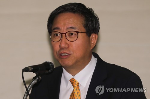 인사말하는 전하진 한국브록체인협회 자율규제위원장