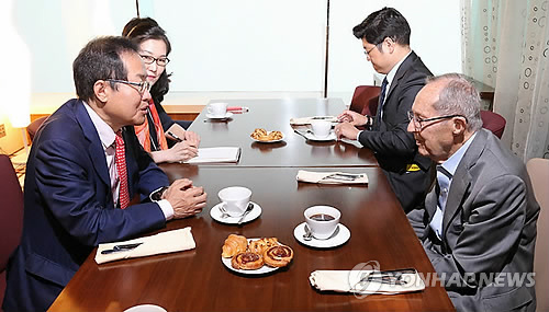 페리 전 미국 국방장관 만나는 홍준표