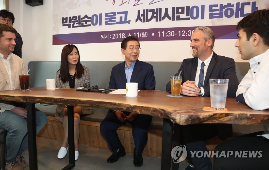 인사말 하는 박원순 후보