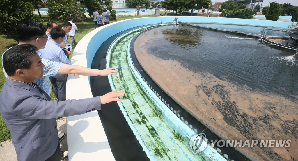 하수처리장 현장 점검하는 제주도의원들