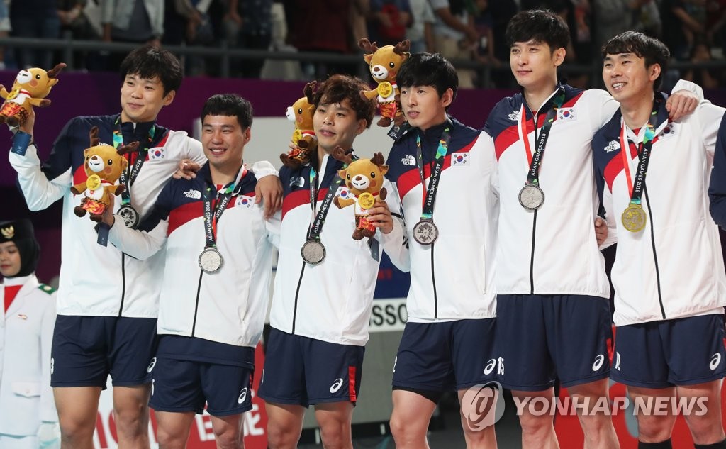 아시안게임 은메달을 수확한 남자배구 대표팀 선수들