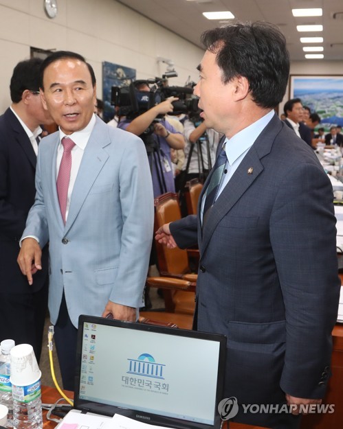 설전 벌이는 국토위 여야 간사