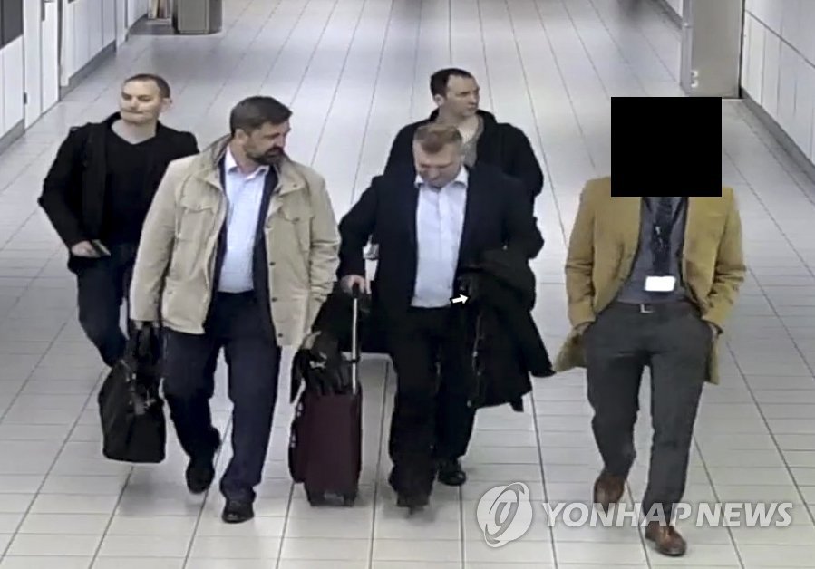 '화학무기금지기구 해킹 시도' 추방되는 러시아 정보요원들