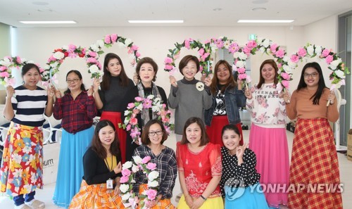 '모두 함께 스마일'