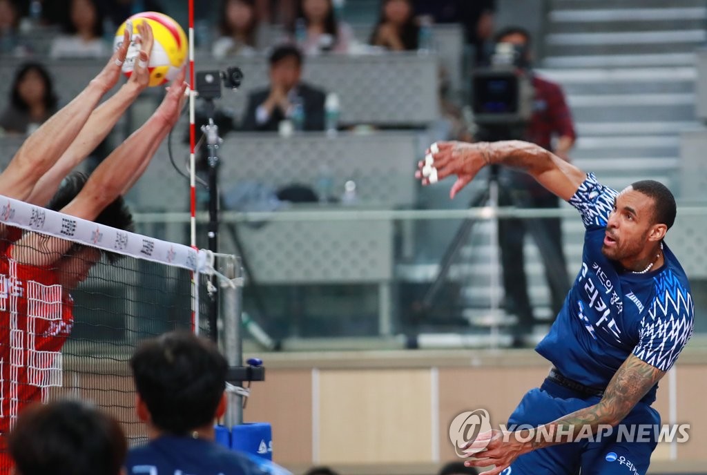맹활약 우리카드 아가메즈