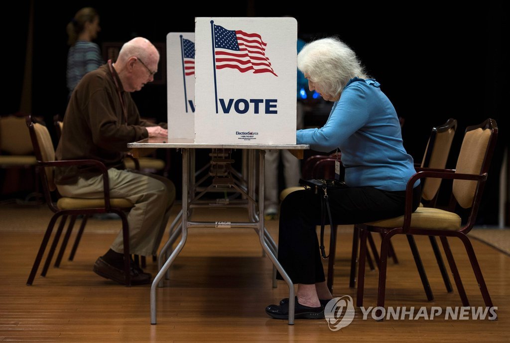 美 중간선거 투표 시작…'트럼프 2년' 평가