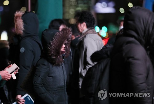 추위 속 빨라지는 발걸음