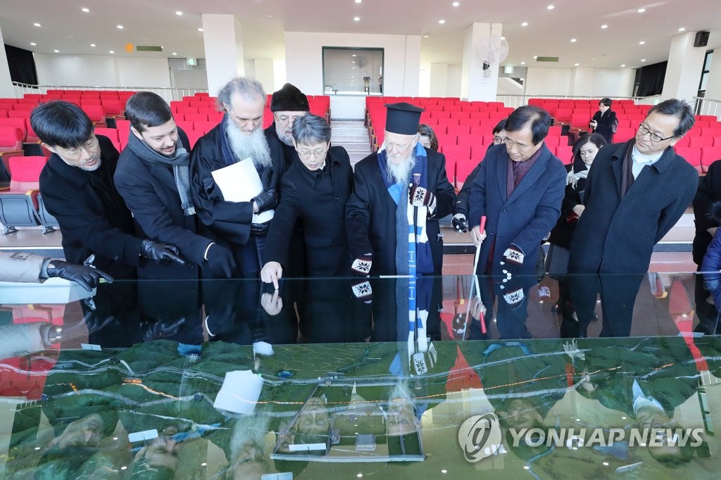 철원 평화전망대 찾은 정교회 세계총대주교