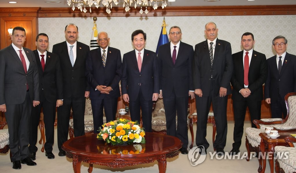 PM meets Egyptian parliamentary group PM meets Egyptian parliamentary group
