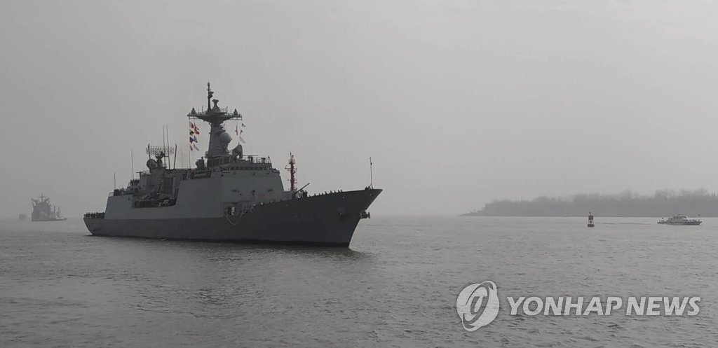 '상하이 들어서는 충무공이순신함'