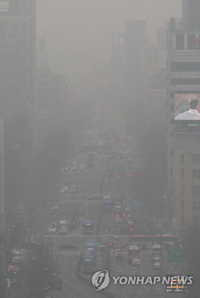 사흘째 계속된 '미세먼지 비상저감조치'