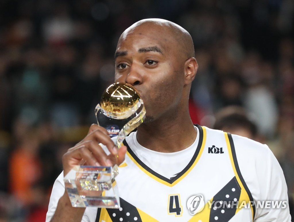 마커스 랜드리 MVP 키스