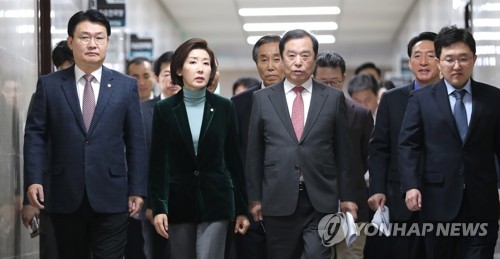비대위에 참석하는 김병준-나경원-정용기-김용태
