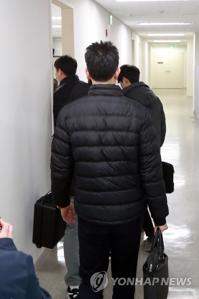 경찰, 강남 클럽 ‘버닝썬’ 압수수색