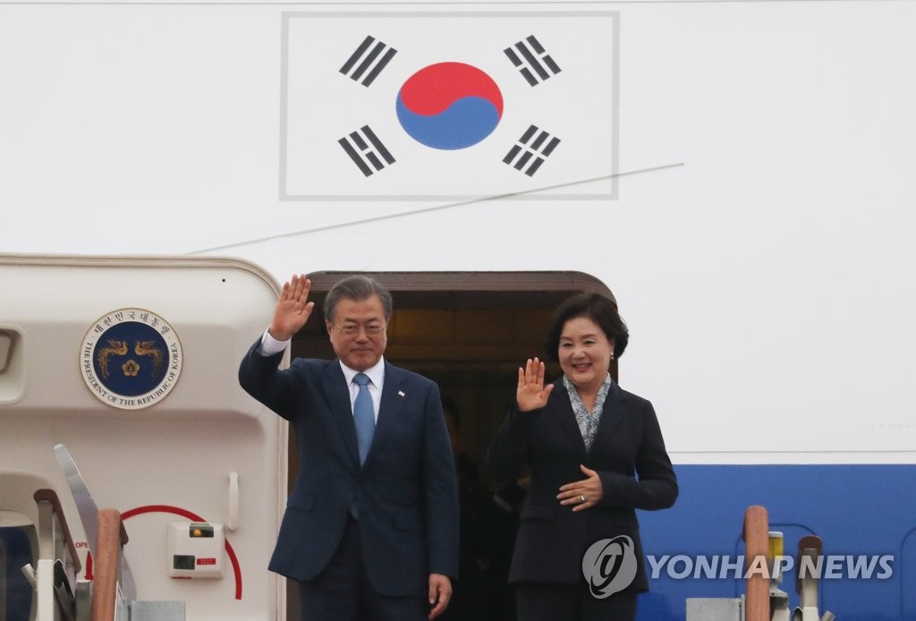문 대통령, 중앙아시아 순방 후 귀국