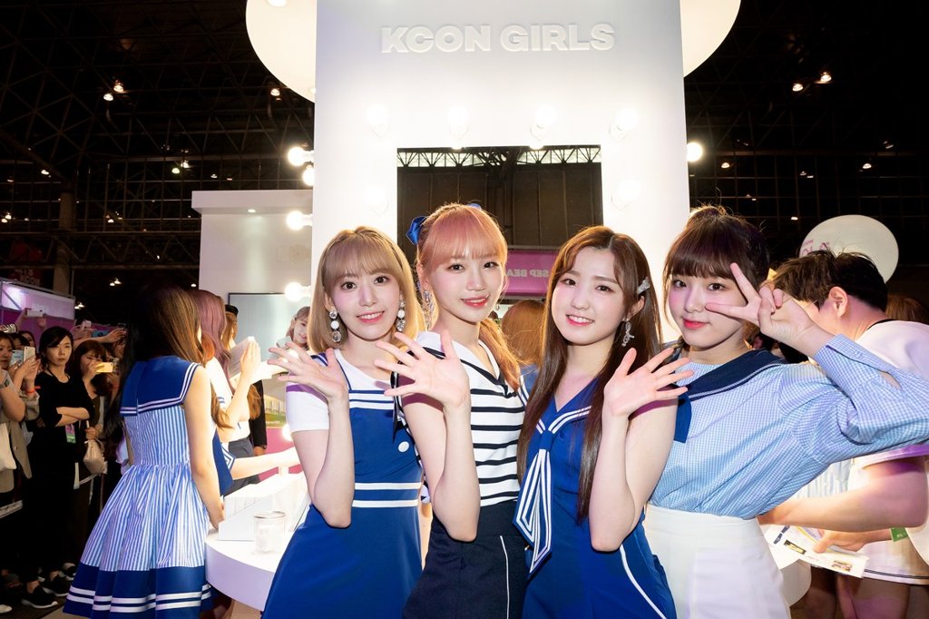 IZ*ONEが日本のKCONに IZ*ONEが日本のKCONに