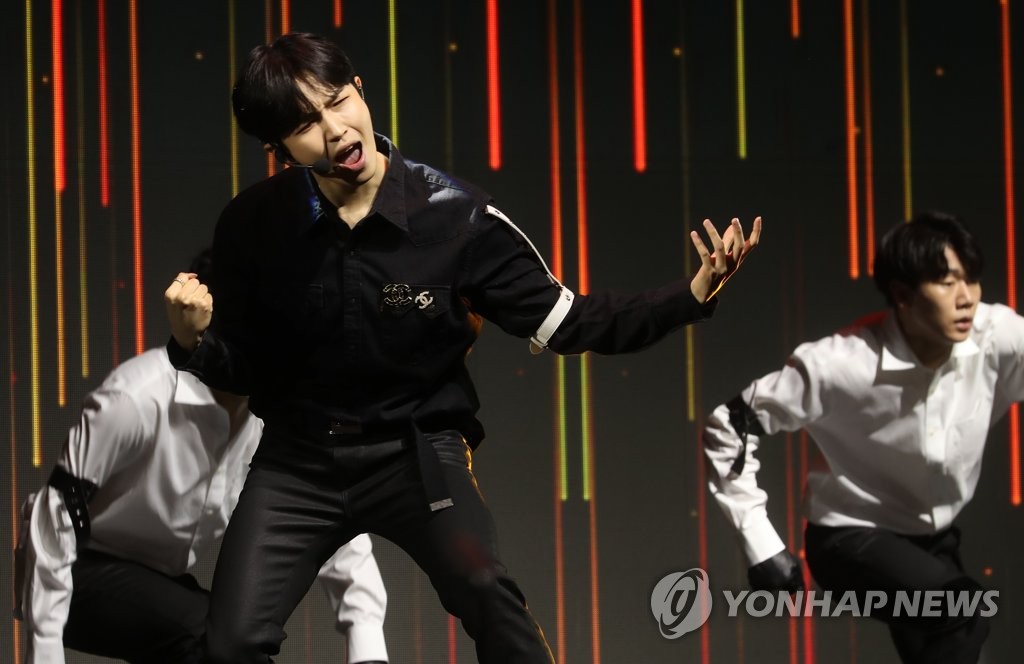 El cantante surcoreano Kim Jae-hwan El cantante surcoreano Kim Jae-hwan