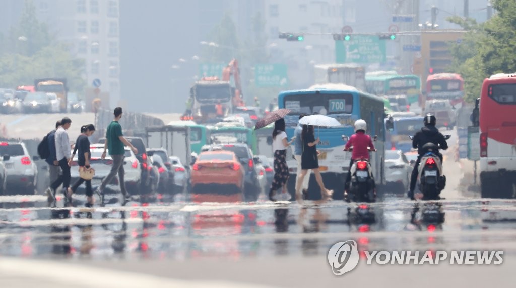 S. Korea hit by heat wave S. Korea hit by heat wave