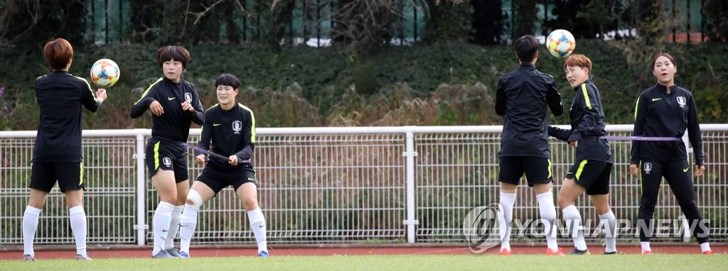 오전 훈련하는 여자 축구 대표팀