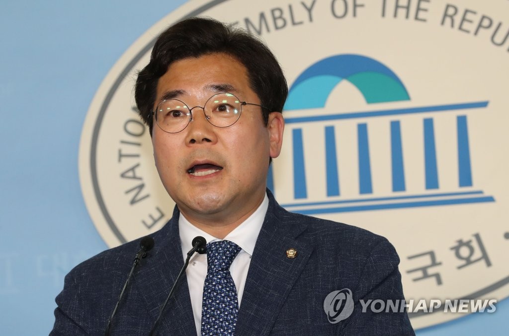 현안 브리핑하는 박찬대 원내대변인