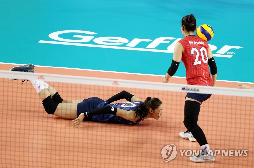 아쉽게 점수 내주는 대한민국