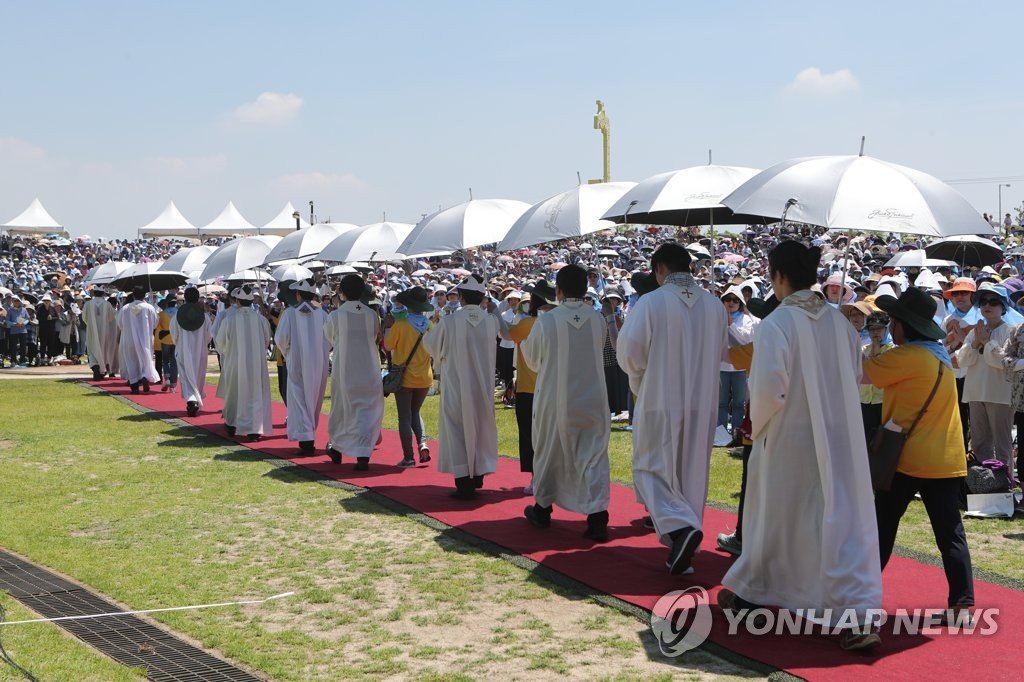 무더위 속에서도 한반도 평화 기원