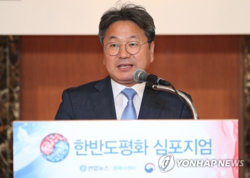 축사하는 강기정 정무수석