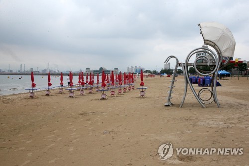 개점 휴업 중인 해수욕장
