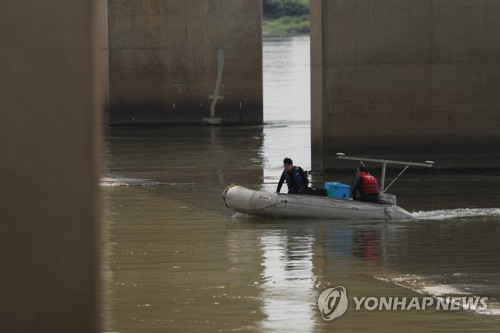 한강서 진행 중인 수색작업