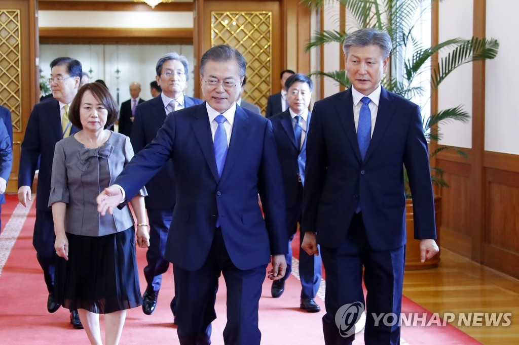 문 대통령 '환담장으로'