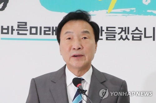 기자회견 하는 손학규
