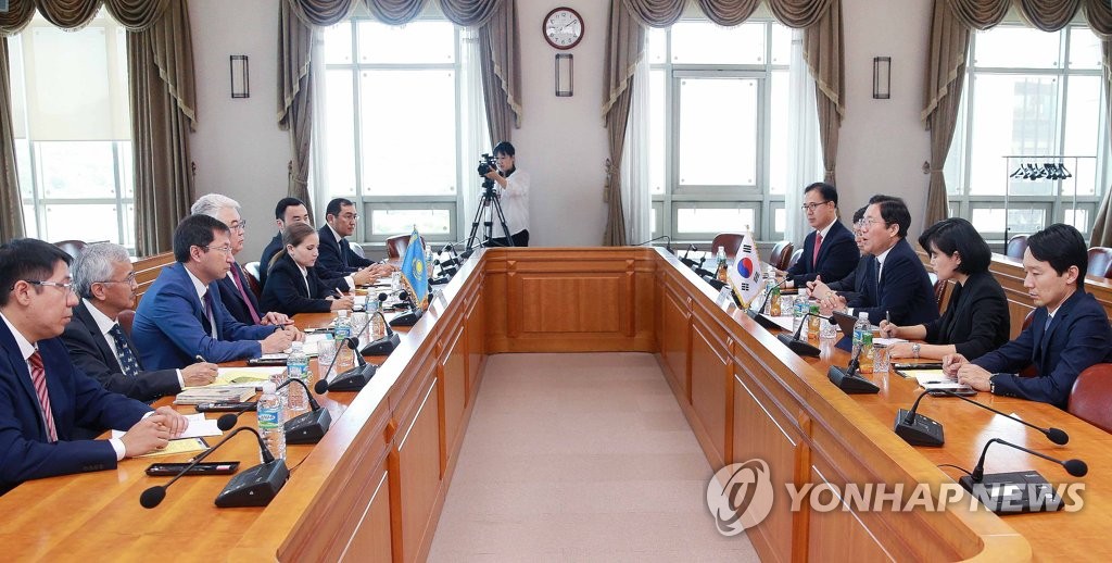 성윤모 장관, 카자흐스탄 외교부 장관과 면담