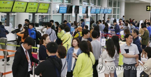 다시 붐비는 제주공항