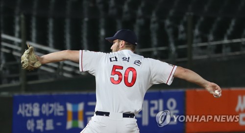 롯데 선발 다익손 역투