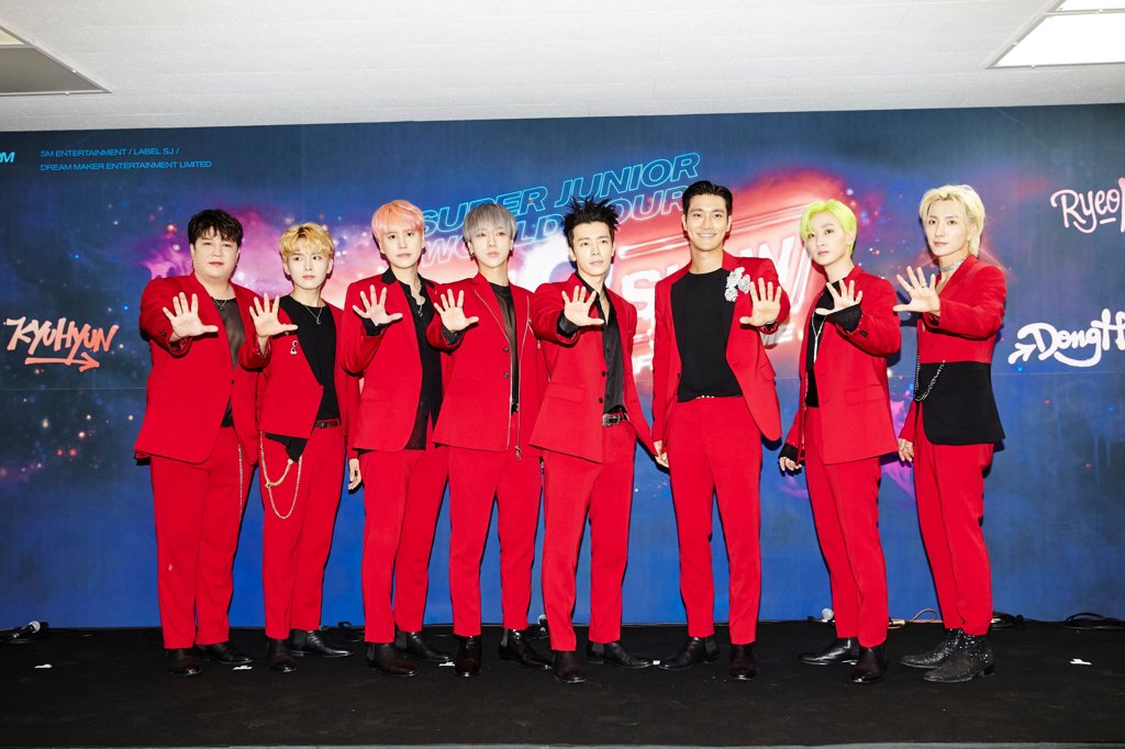 Super Junior unveils new album Super Junior unveils new album