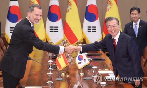 악수하는 한-스페인 정상