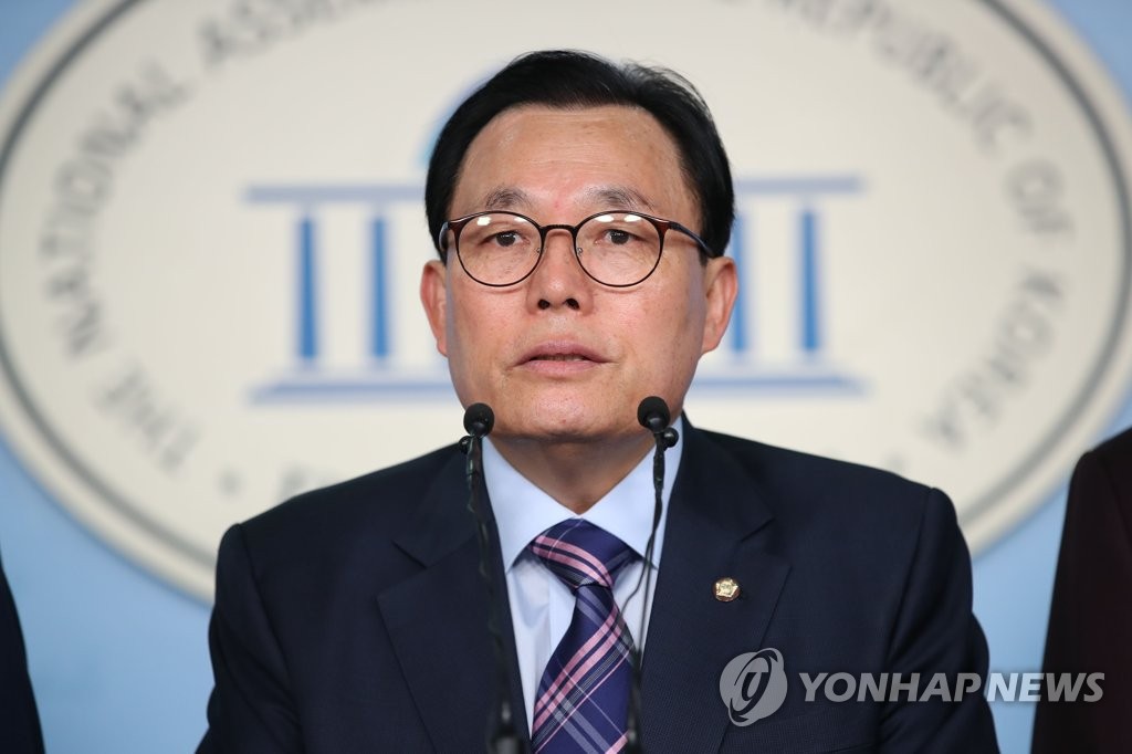 민갑룡 경찰청장 규탄 기자회견 하는 이채익 의원
