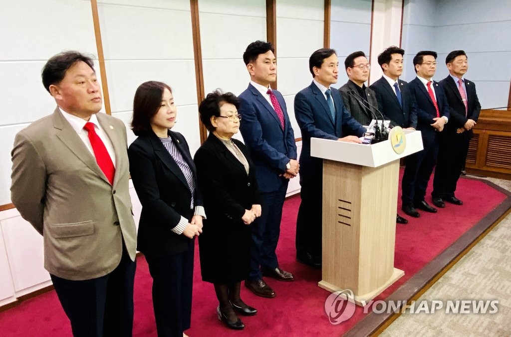 "강원도청사 신축논의 재개하라"