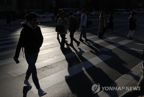 추위만큼 길어진 그림자